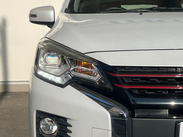 �yLED�w�b�h���C�g�z���V����ԑ��s�����ǍD�Ȏ��E���m�ۂ����S���ĉ^�]�ł��鍂�P�xLED�w�b�h���C�g�𑕔�!�_�����x�������A����d�͂��}�����Ă��܂��B