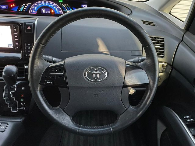 ステアリングも使用感が少なく、きれいな状態となっております♪