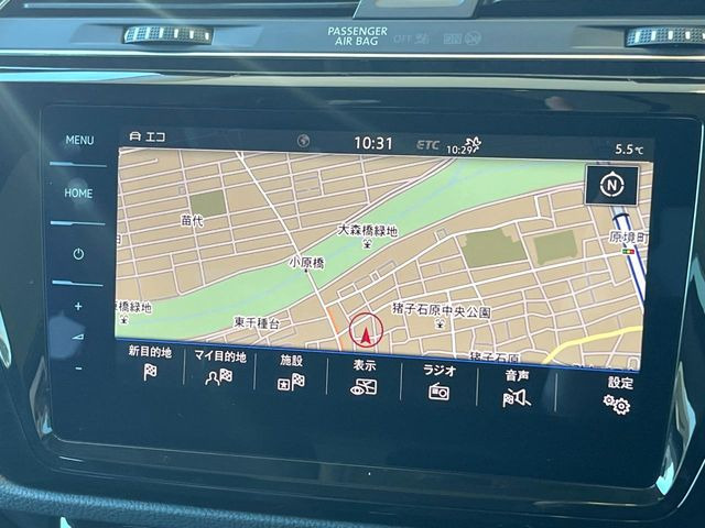 ●純正ナビ:一体感のあるナビは、高級感ある車内を演出してくれます。オーディオ機能も充実しておりますので、運転もより楽しめます♪