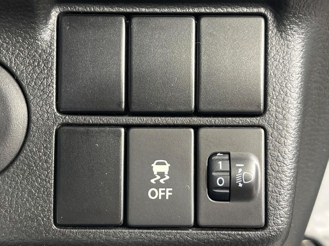 �y������h�~���u�z�ԗ��̉���������m����ƁA�����I�Ɏԗ��̐i�s������ۂ悤�Ɏԗ��𐧌䂵�܂��B�J�̓��ȂǊ���₷���H�ʏ󋵂ł����S�ȉ^�]���\�ł��B