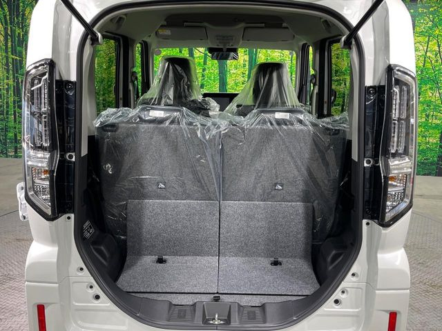 ���i�̂���������ʋ΁A���}���ɏ\���ȉ׎��X�y�[�X���m�ۂ��Ă���܂��B�Z�J���h�V�[�g��|���ƁA�傫�ȉו��̐ύڂ��\�ł���