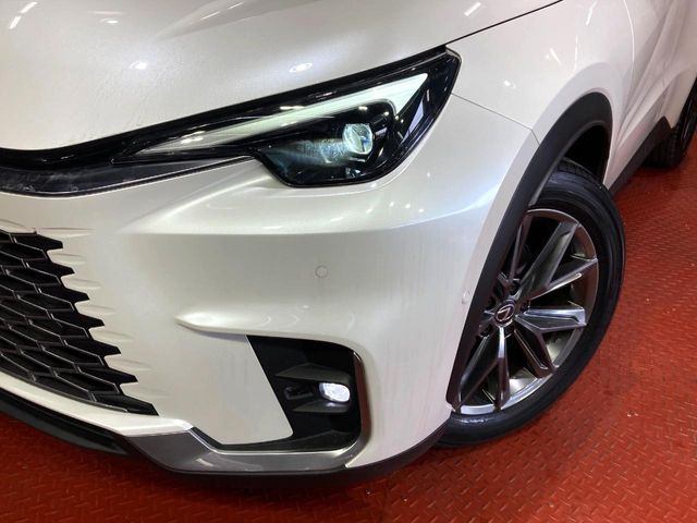 �yLED�w�b�h���C�g�z���V����ԑ��s�����ǍD�Ȏ��E���m�ۂ����S���ĉ^�]�ł��鍂�P�xLED�w�b�h���C�g�𑕔�!�_�����x�������A����d�͂��}�����Ă��܂��B