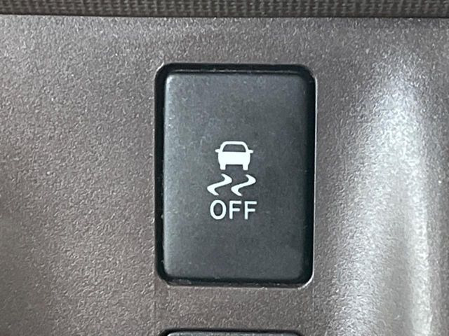 �y������h�~���u�z�ԗ��̉���������m����ƁA�����I�Ɏԗ��̐i�s������ۂ悤�Ɏԗ��𐧌䂵�܂��B�J�̓��ȂǊ���₷���H�ʏ󋵂ł����S�ȉ^�]���\�ł��B