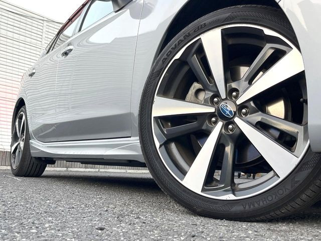 �y�����A���~�z�C�[���z�O�ςɃ}�b�`���������A���~�z�C�[���𑕒����Ă���܂��B�e��ЊO�A���~�z�C�[����A�X�^�b�h���X�^�C�����戵�����Ă���܂��B���񂲑��k����������