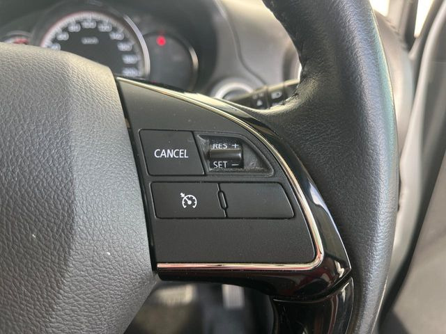 �y�N���[�Y�R���g���[���z�������H�����N���N���s�B�A�N�Z���𗣂��Ă���葬�x�ő��s���ł��A�������^�]���̕��S���y��!�����E�������ȒP�ȃX�C�b�`����Œ����ł��܂��B