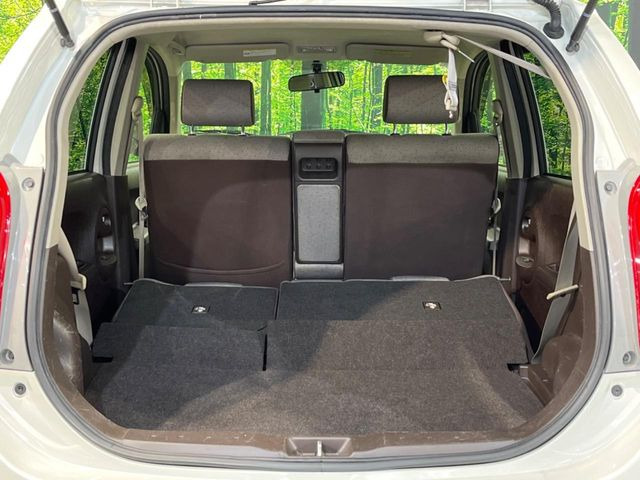 ���i�̂���������ʋ΁A���}���ɏ\���ȉ׎��X�y�[�X���m�ۂ��Ă���܂��B�Z�J���h�V�[�g��|���ƁA�傫�ȉו��̐ύڂ��\�ł���