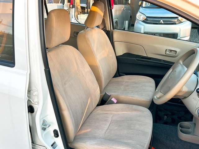 ���X�ł͌y�����Ԃ��畁�ʎԂ܂ŕ��L���I�[�����[�J�[�̎Ԏ�E�F�E�O���[�h��L�x�ɑ����Ă���܂��B