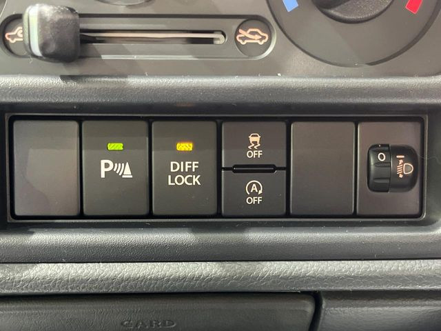 �y�A�C�h�����O�X�g�b�v�z�ԐM����a�؂Œ�Ԃ����ۂɃG���W�����~���A���ʂȔR���̏����}���܂��B�R��������ی�ɂȂ���@�\��G���W���̓u���[�L�𗣂��΍Ďn�����܂��B