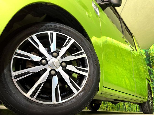 �y����14�C���`�A���~�z�C�[���z�O�ςɃ}�b�`���������A���~�z�C�[���𑕒����Ă���܂��B�e��ЊO�A���~�z�C�[����A�X�^�b�h���X�^�C�����戵�����Ă���܂��B���񂲑��k����������