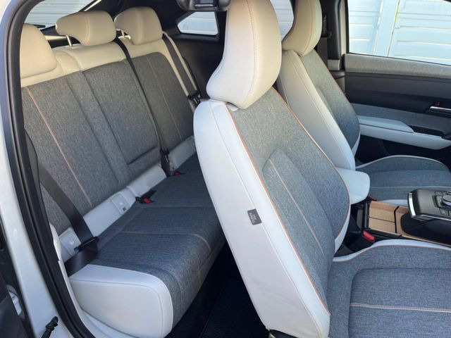 �y�n�[�t���U�[�V�[�g�z�������ƍ���S�n�𗼗������l�C�̃V�[�g���w�ʁE���ʂ̃t�@�u���b�N�f�ނ́A�ʋC���̗ǂ��⊊��ɂ����ɗD��Ă��܂��B�C���╞���ɍ��E���ꂸ���K�ɂ���肢�������܂��B