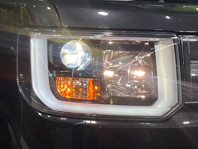 �yLED�w�b�h���C�g�z���V����ԑ��s�����ǍD�Ȏ��E���m�ۂ����S���ĉ^�]�ł��鍂�P�xLED�w�b�h���C�g�𑕔�!�_�����x�������A����d�͂��}�����Ă��܂��B