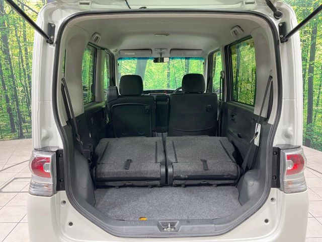 ���i�̂���������ʋ΁A���}���ɏ\���ȉ׎��X�y�[�X���m�ۂ��Ă���܂��B�Z�J���h�V�[�g��|���ƁA�傫�ȉו��̐ύڂ��\�ł���