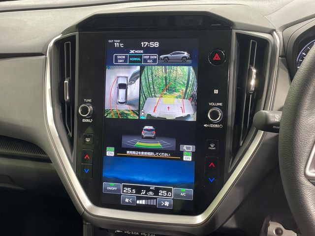 �y�}���`�e���C�����j�^�[�z�Ԃ̃t�����g��T�C�h�̃J�����摜�𓯎��Ƀ��j�^�[�\�����邱�ƂŁA���H�⋷�����𑖍s���ł����͂̏󋵊m�F���ł����S!�{�iSUV�ɂ��ꂵ�������ł���