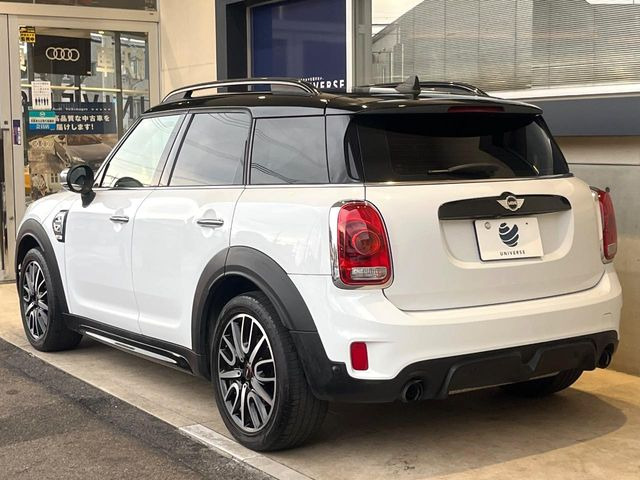 �������t�т̕ۏ؂̑��A���S�̍Œ�3�N�E���s�������ۏ�(�L��)�����p�ӁB�A���Ԃ����S���Ă��y���݂���������l�A�ۏؓ��e���[���͂������A�����_��&�I�C�������⃍�[�h�T�[�r�X���t�т��Ă���܂��B