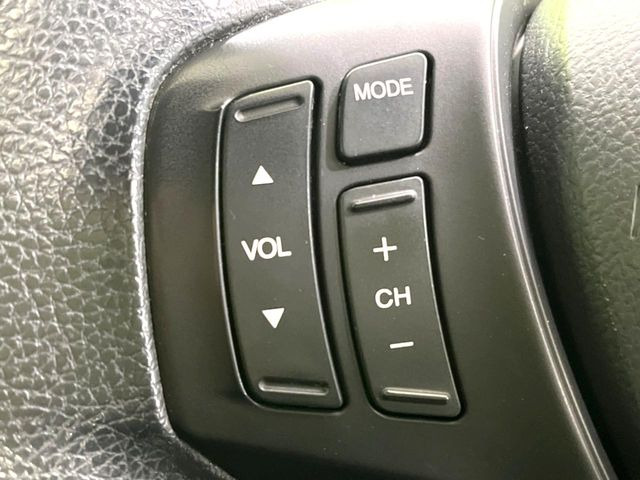 �y�X�e�A�����O�X�C�b�`�z�^�]���A�O������ڐ������炷���ƂȂ��A�I�[�f�B�I���̑��삪�\�ȕ֗��@�\!���S&���K�ȃh���C�u�����o���Ă���܂���