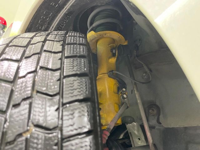 �y�r���V���^�C�����ԍ����z�ԍ����Ⴍ�Ȃ�A�X�^�C���b�V���Ȍ����ڂƂȂ��Ă���܂��B�ԗ��̏d�S�������鎖�ŁA���s���̈��萫�����サ�܂���