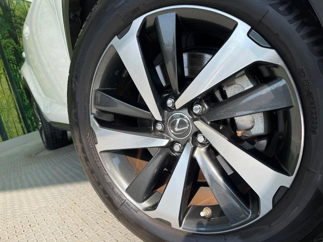 �y����18�C���`�A���~�z�C�[���z�O�ςɃ}�b�`���������A���~�z�C�[���𑕒����Ă���܂��B�e��ЊO�A���~�z�C�[����A�X�^�b�h���X�^�C�����戵�����Ă���܂��B���񂲑��k����������