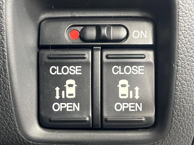 �y�����p���[�X���C�h�h�A�z�X�}�[�g�L�[��^�]�Ȃ̃X�C�b�`�Ō�ȗ����X���C�h�h�A�̊J���\���d��������͂����ăh�A���J����K�v�������A�����Ȃ��q�l�ł��ȒP�ɊJ���߂ł����K�ł���