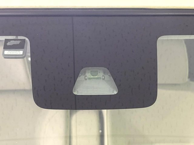 �y�X�}�[�g�A�V�X�g�z���s���ɑO���̎ԗ�����F�����A�Փ˂������Ȏ��͌x��ƃu���[�L�ŏՓˉ���Ɣ�Q�y�����A�V�X�g�B�����S�Ƀh���C�u�����y���݂��������܂��B