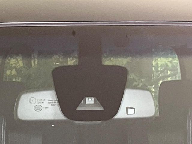 �y�G�}�[�W�F���V�[�u���[�L�z���s���ɑO���̎ԗ�����F�����A�Փ˂������Ȏ��͌x��ƃu���[�L�ŏՓˉ���Ɣ�Q�y�����A�V�X�g�B�����S�Ƀh���C�u�����y���݂��������܂��B