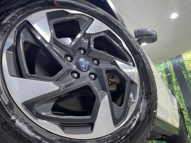 �y����18�C���`�A���~�z�C�[���z�O�ςɃ}�b�`���������A���~�z�C�[���𑕒����Ă���܂��B�e��ЊO�A���~�z�C�[����A�X�^�b�h���X�^�C�����戵�����Ă���܂��B���񂲑��k����������