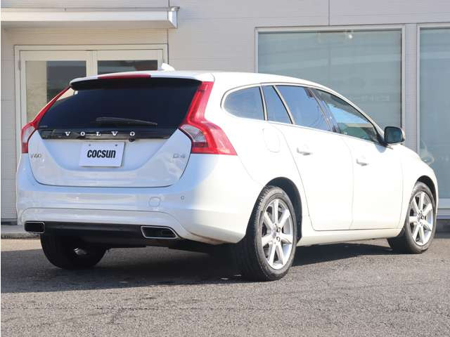 �G���W���I�C���̓t�����X��MOTUL(���`���[��)���g�p���Ă��܂��B�V���{���{�e���f���ɓK������قȂ�S�x�̃I�C�������p�ӂ��Ă��܂��B