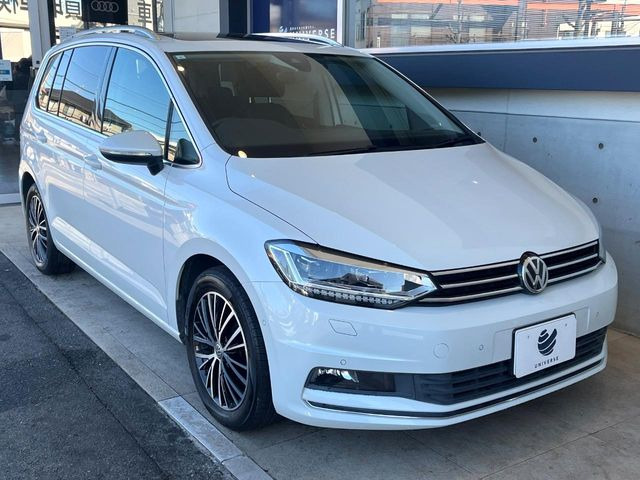 高透明度のガラス皮膜で撥水はもちろん、上質なツヤ・光沢を実現。紫外線や酸性雨から大切な愛車を保護し、色あせ・劣化を防止。「弾スプラッシュコート」、「弾プリミッサコート」からお選びいただけます。