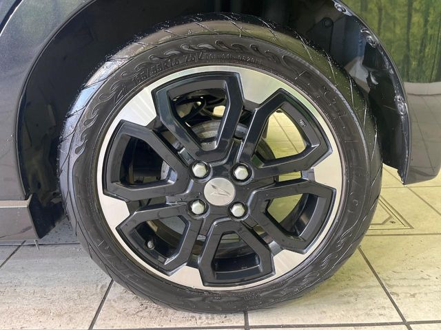 �y�����A���~�z�C�[���z�O�ςɃ}�b�`���������A���~�z�C�[���𑕒����Ă���܂��B�e��ЊO�A���~�z�C�[����A�X�^�b�h���X�^�C�����戵�����Ă���܂��B���񂲑��k����������