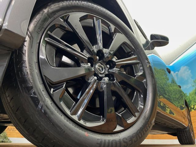 �y�O���[�h��p����20�C���`�A���~�z�C�[���z�f�U�C�����̍��������A���~�z�C�[���𑕒����Ă���܂��B�e��ЊO�A���~�z�C�[����A�X�^�b�h���X�^�C�����戵�����Ă���܂��B���񂲑��k����������