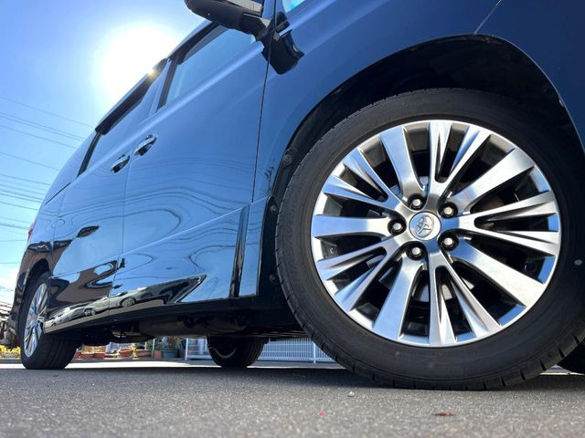 �y����18�C���`�A���~�z�C�[���z�O�ςɃ}�b�`���������A���~�z�C�[���𑕒����Ă���܂��B�e��ЊO�A���~�z�C�[����A�X�^�b�h���X�^�C�����戵�����Ă���܂��B���񂲑��k����������