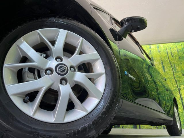 �y����15�C���`�A���~�z�C�[���z�O�ςɃ}�b�`���������A���~�z�C�[���𑕒����Ă���܂��B�e��ЊO�A���~�z�C�[����A�X�^�b�h���X�^�C�����戵�����Ă���܂��B���񂲑��k����������