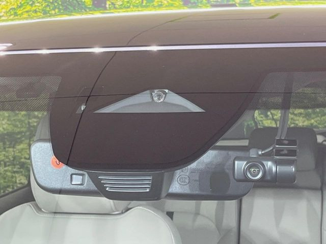 �y�X�}�[�g�u���[�L�T�|�[�g�z���s���ɑO���̎ԗ�����F�����A�Փ˂������Ȏ��͌x��ƃu���[�L�ŏՓˉ���Ɣ�Q�y�����A�V�X�g�B�����S�Ƀh���C�u�����y���݂��������܂��B