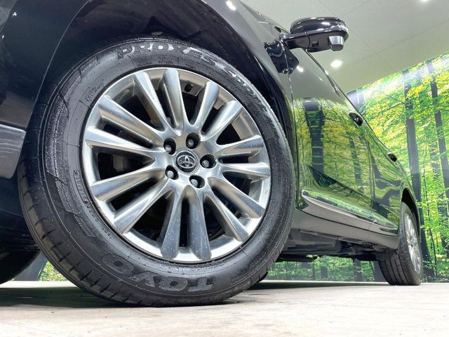 �y����18�C���`�A���~�z�C�[���z�O�ςɃ}�b�`���������A���~�z�C�[���𑕒����Ă���܂��B�e��ЊO�A���~�z�C�[����A�X�^�b�h���X�^�C�����戵�����Ă���܂��B���񂲑��k����������