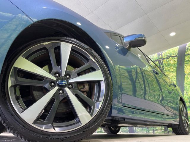 �y����18�C���`�A���~�z�C�[���z�O�ςɃ}�b�`���������A���~�z�C�[���𑕒����Ă���܂��B�e��ЊO�A���~�z�C�[����A�X�^�b�h���X�^�C�����戵�����Ă���܂��B���񂲑��k����������