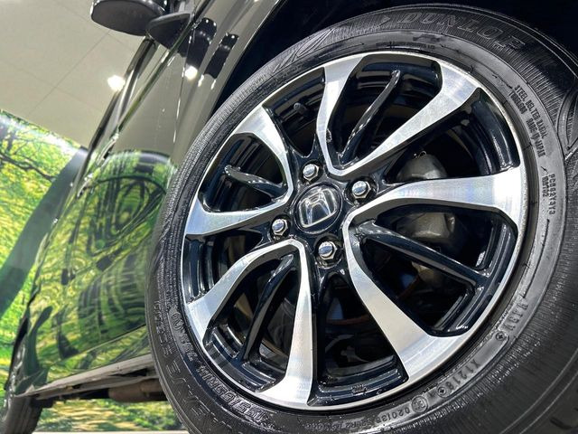 �y����14�C���`�A���~�z�C�[���z�O�ςɃ}�b�`���������A���~�z�C�[���𑕒����Ă���܂��B�e��ЊO�A���~�z�C�[����A�X�^�b�h���X�^�C�����戵�����Ă���܂��B���񂲑��k����������