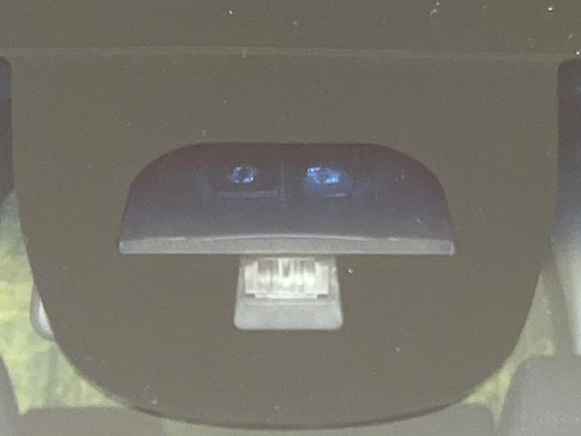 �y�V�e�B�u���[�L�A�N�e�B�u�V�X�e���z�ᑬ���s���ɑO���̎ԗ�����F�����A�Փ˂������Ȏ��͌x��ƃu���[�L�ŏՓˉ���Ɣ�Q�y�����A�V�X�g�B�����S�Ƀh���C�u�����y���݂��������܂��B