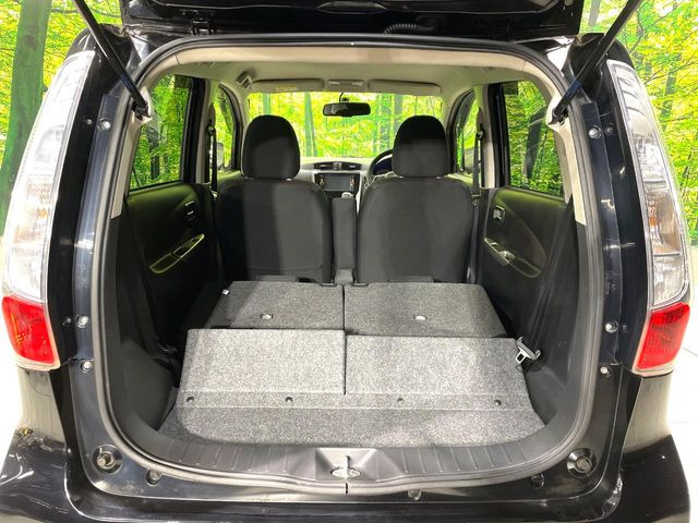 ���i�̂���������ʋ΁A���}���ɏ\���ȉ׎��X�y�[�X���m�ۂ��Ă���܂��B�Z�J���h�V�[�g��|���ƁA�傫�ȉו��̐ύڂ��\�ł���