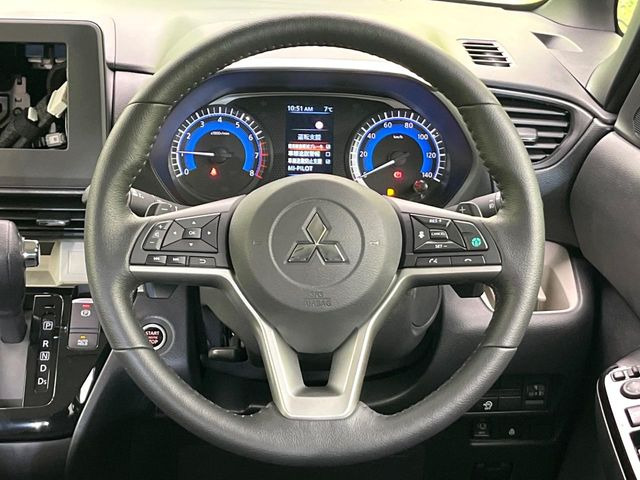 �y�����v�����X�e�A�����O�z�㎿�Ȋv���g�p���邱�ƂŁA��ɂ����������݂ƂĂ��^�]���₷���n���h���ł���