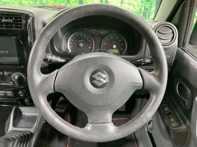 �y�����v�����X�e�A�����O�z�㎿�Ȋv���g�p���邱�ƂŁA��ɂ����������݂ƂĂ��^�]���₷���n���h���ł���