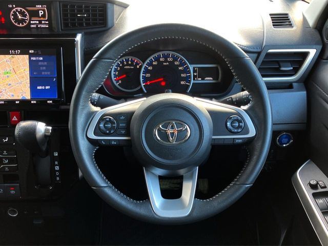 �y�����v�����X�e�A�����O�z�㎿�Ȋv���g�p���邱�ƂŁA��ɂ����������݂ƂĂ��^�]���₷���n���h���ł���