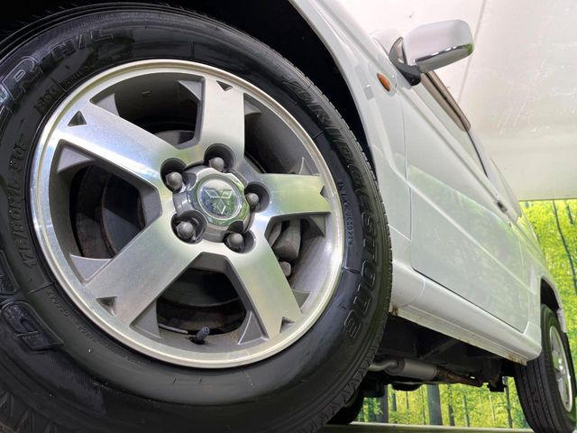 �y����15�C���`�A���~�z�C�[���z�O�ςɃ}�b�`���������A���~�z�C�[���𑕒����Ă���܂��B�e��ЊO�A���~�z�C�[����A�X�^�b�h���X�^�C�����戵�����Ă���܂��B���񂲑��k����������