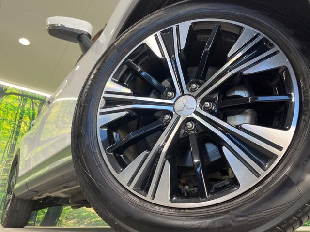 �y����18�C���`�A���~�z�C�[���z�O�ςɃ}�b�`���������A���~�z�C�[���𑕒����Ă���܂��B�e��ЊO�A���~�z�C�[����A�X�^�b�h���X�^�C�����戵�����Ă���܂��B���񂲑��k����������