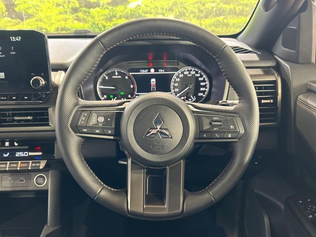 �y�����v�����X�e�A�����O�z�㎿�Ȋv���g�p���邱�ƂŁA��ɂ����������݂ƂĂ��^�]���₷���n���h���ł���