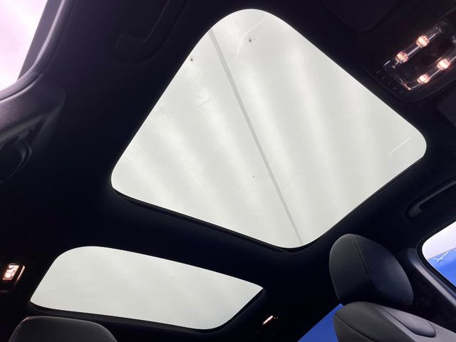 ���p�m���~�b�N�X���C�f�B���O���[�t::�唗�͂̃p�m���}���[�t�́A�㕔���Ȃɂ܂ő����Ă���A�J���I�ȋ�Ԃ����y���݂��������܂��B