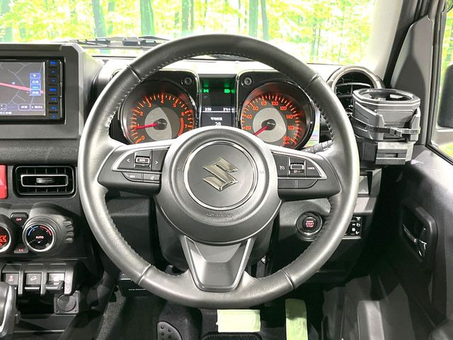 �y�����v�����X�e�A�����O�z�㎿�Ȋv���g�p���邱�ƂŁA��ɂ����������݂ƂĂ��^�]���₷���n���h���ł���