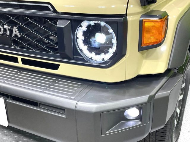 �yLED�w�b�h���C�g�z���V����ԑ��s�����ǍD�Ȏ��E���m�ۂ����S���ĉ^�]�ł��鍂�P�xLED�w�b�h���C�g�𑕔�!�_�����x�������A����d�͂��}�����Ă��܂��B