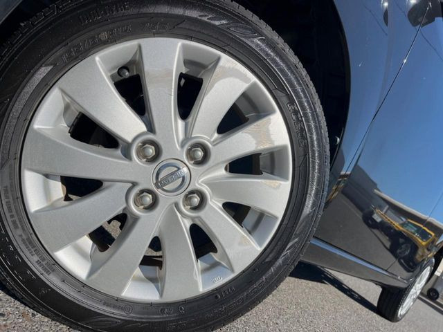 �y����14�C���`�A���~�z�C�[���z�O�ςɃ}�b�`���������A���~�z�C�[���𑕒����Ă���܂��B�e��ЊO�A���~�z�C�[����A�X�^�b�h���X�^�C�����戵�����Ă���܂��B���񂲑��k����������