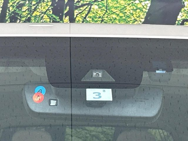 �y�g���^�Z�[�t�e�B�Z���X�z���s���ɑO���̎ԗ�����F�����A�Փ˂������Ȏ��͌x��ƃu���[�L�ŏՓˉ���Ɣ�Q�y�����A�V�X�g�B�����S�Ƀh���C�u�����y���݂��������܂��B