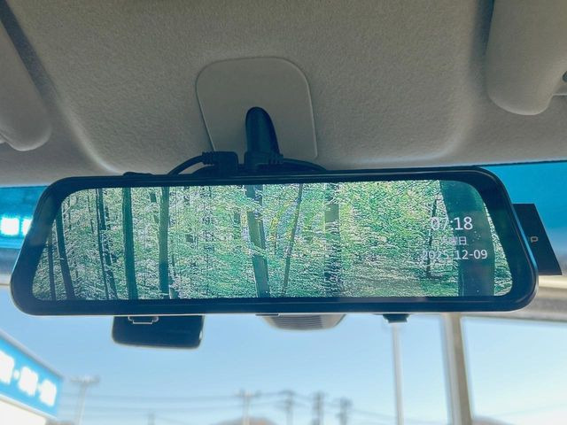 �y�f�W�^���C���i�[�~���[�z��Ȃ̑傫�ȉו��⓯��҂Ō�����m�F���Â炢���ł����S!�J�������B�e�����ԗ�����̉f�������[���~���[���ɕ\���B�N���A�Ȏ��E�ŏ󋵂̊m�F���\�ł�!