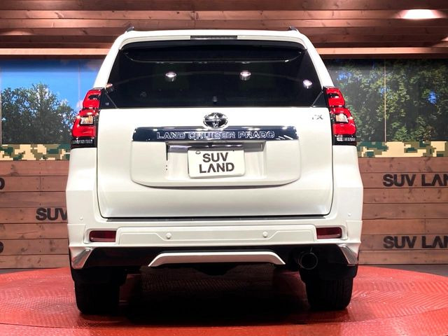 安心の最長10年・走行無制限保証(有償)をご用意。保証内容も充実はもちろん、無料点検&オイル交換や、年中無休の全国・24時間ロードサービスも付帯されておりますのでご安心下さい。